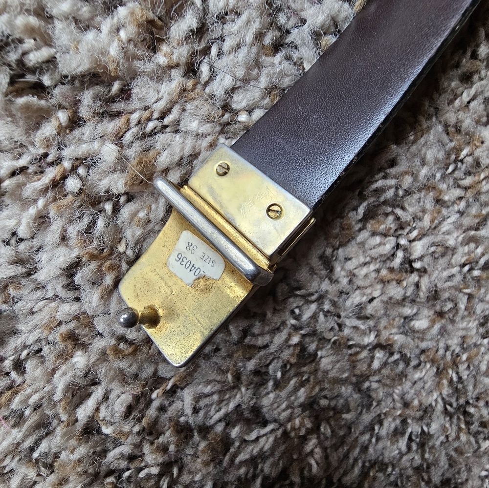 Yves Saint Laurent vintage dark brown soft leather belt logo on a buckle - Picture 4 of 8